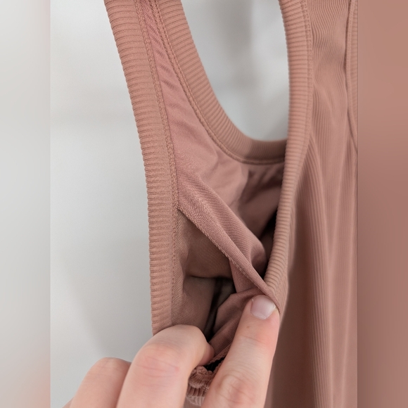 Alo Yoga Ribbed Racerback Support Tank WoodRose Mauve Sz.M Activewear Fitted - Picture 5 of 8